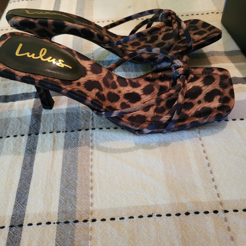Lulu's Brown Leopard Print Women's Sandals - Picture 2 of 4